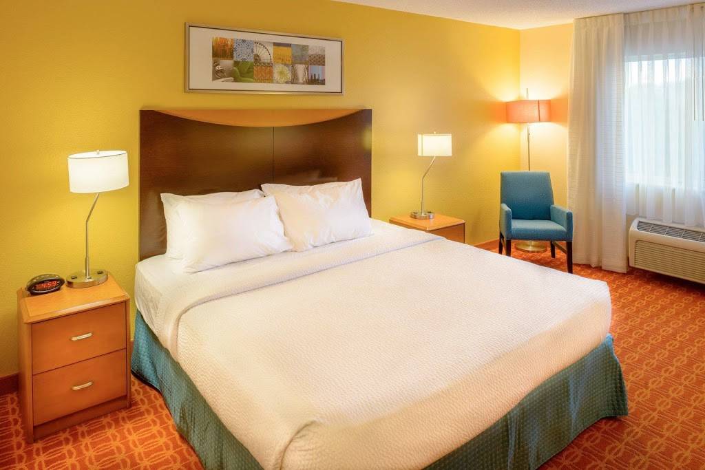 Fairfield Inn by Marriott St. Louis Collinsville, IL | 4 Gateway Dr, Collinsville, IL 62234, USA | Phone: (618) 346-0607