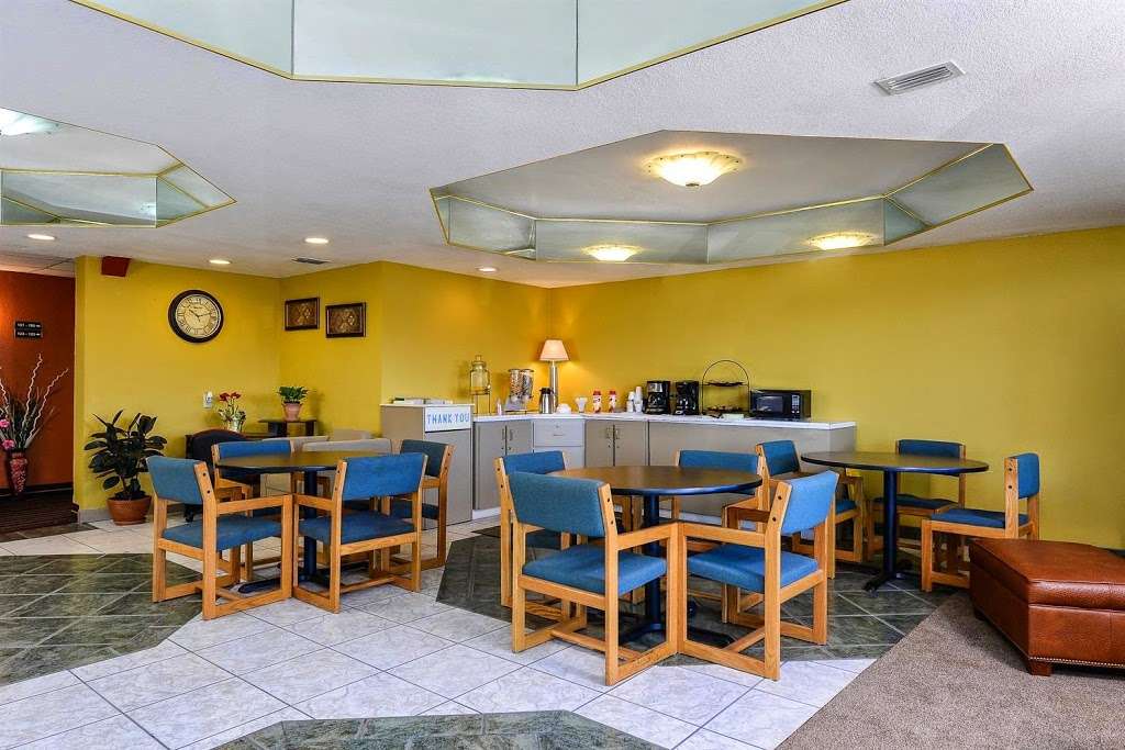 Americas Best Value Inn | 2275 8th St NW, Winter Haven, FL 33881, USA | Phone: (863) 401-8211