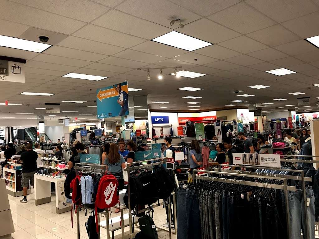 Kohl's Campbell in 525 E Hamilton Ave, Campbell, CA 95008, USA