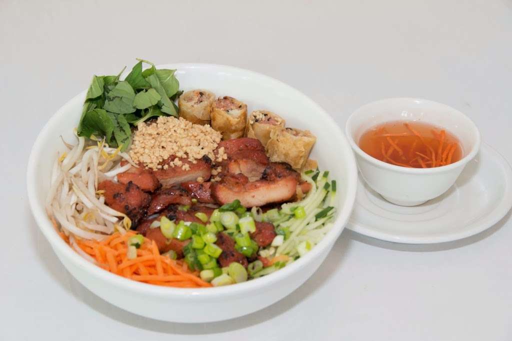 Pho Factory | 44110 Ashburn Village Blvd #194, Ashburn, VA 20147, USA | Phone: (703) 858-9100