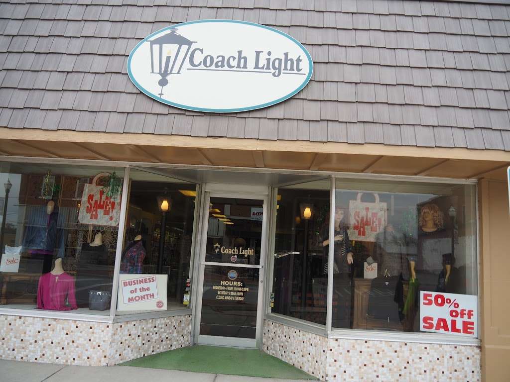 Coach Light | 545 Main St, Osawatomie, KS 66064, USA | Phone: (913) 755-2514