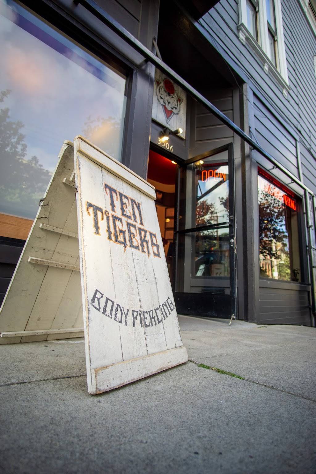 Ten Tigers Body Piercing | 3506 16th St, San Francisco, CA 94114, USA | Phone: (415) 796-2008