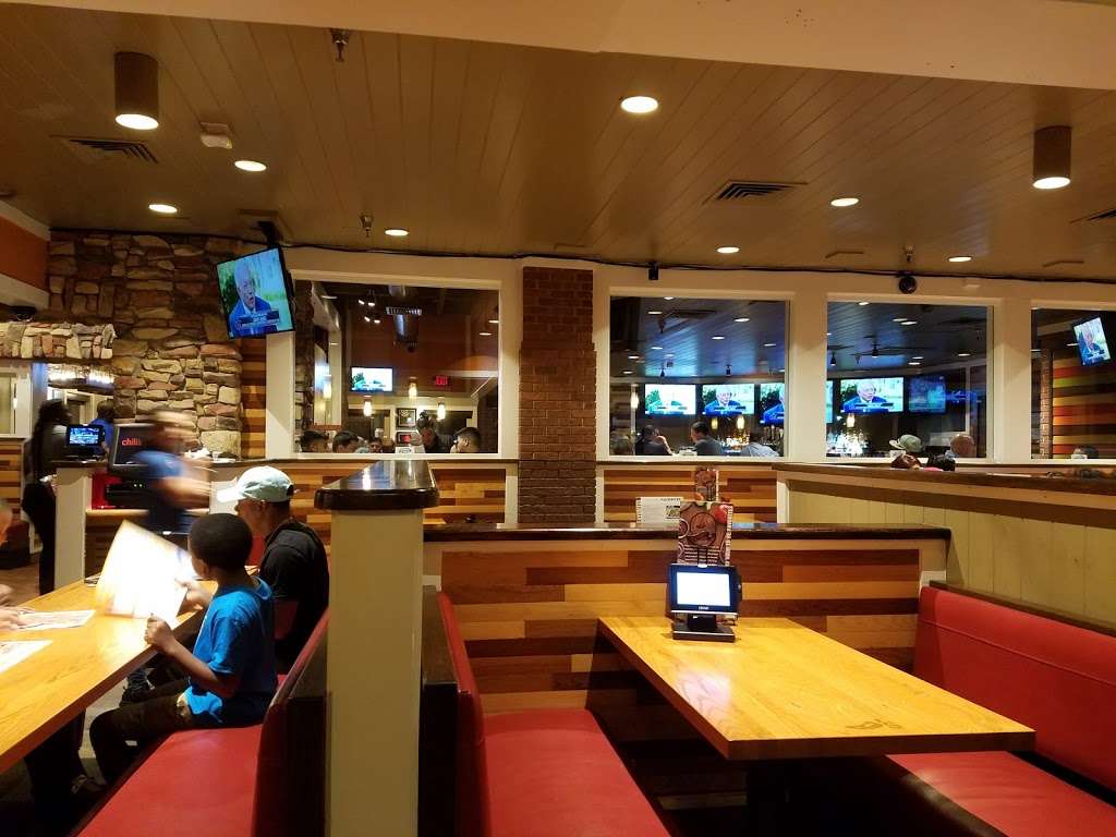 Chilis Grill & Bar | 2222 W Northwest Hwy, Dallas, TX 75220, USA | Phone: (214) 358-5274