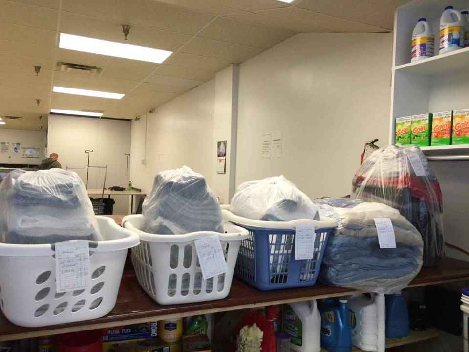 FRIENDLY LAUNDRY | 6501 Shepherdsville Rd #121, Louisville, KY 40228, USA | Phone: (502) 742-1570