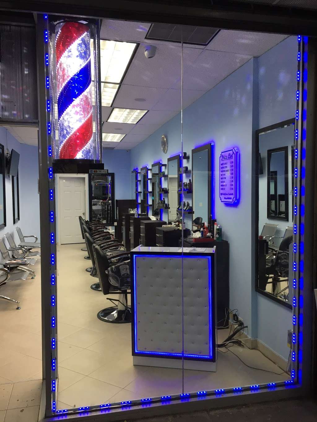 Classic barber shop | 225E E 14th St, New York, NY 10003, USA | Phone: (212) 475-3939