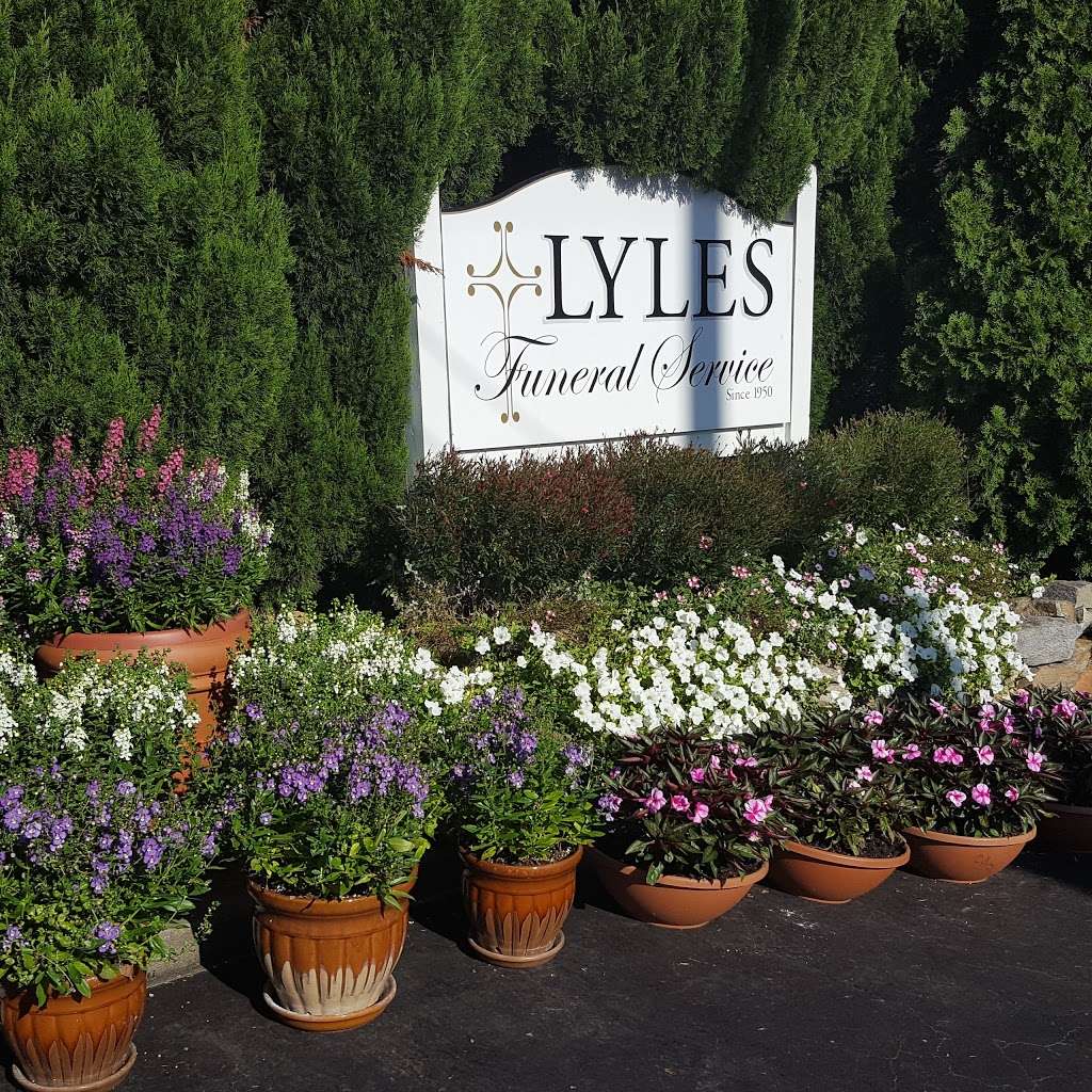 Lyles Funeral Services | 630 S 20th St, Purcellville, VA 20132 | Phone: (800) 388-1913