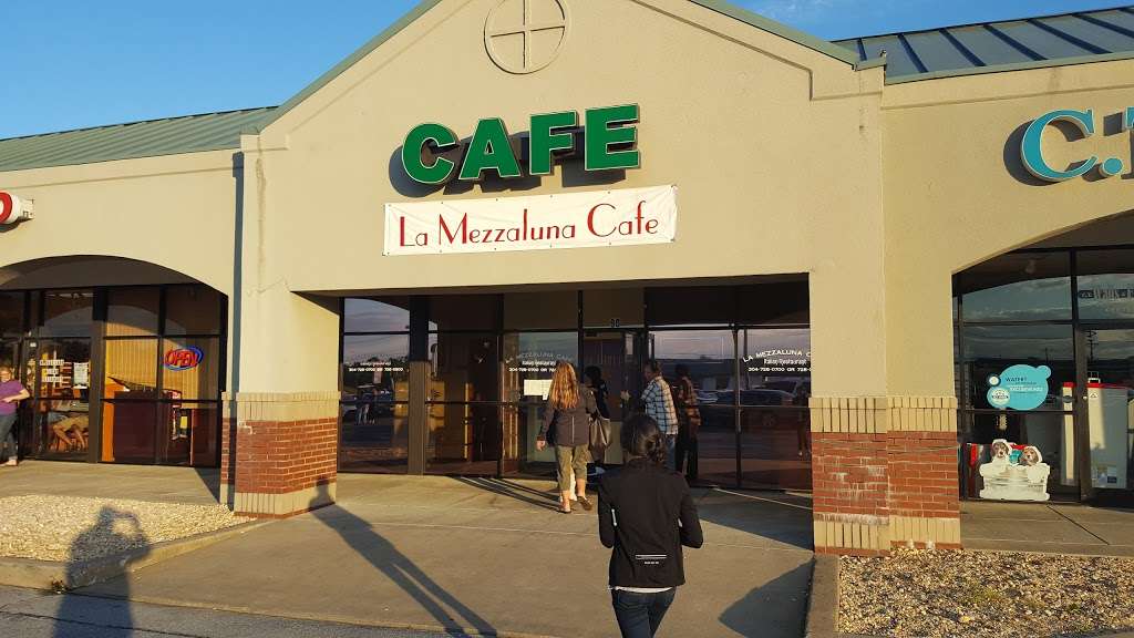 La Mezzuluna Cafe | 90 Somerset Blvd, Charles Town, WV 25414, USA | Phone: (304) 728-0700