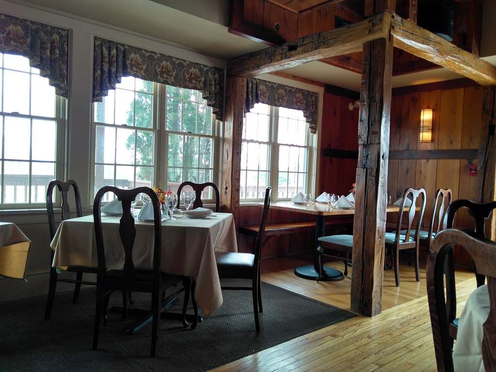 Camelot Restaurant & Inn | 17 Johnson Rd, Clarks Summit, PA 18411, USA | Phone: (570) 585-1430