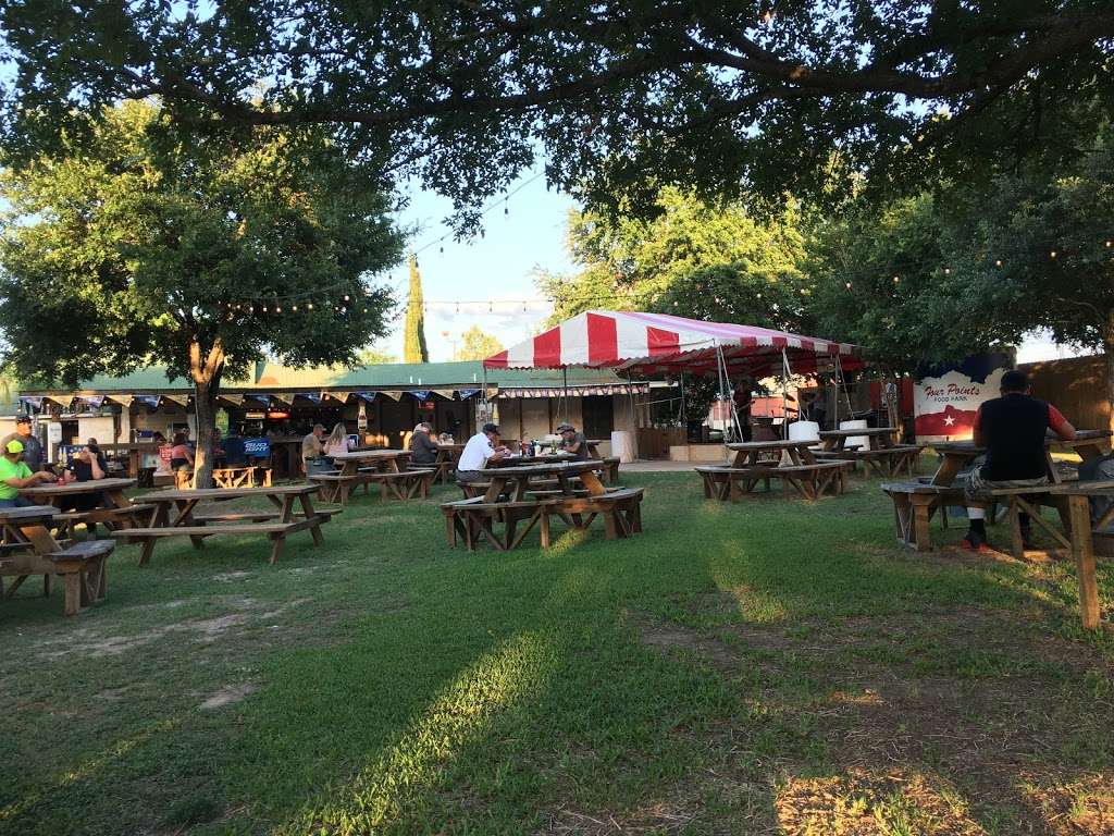 Four Points Food Park | 19120 TX-16, San Antonio, TX 78264, USA | Phone: (210) 422-6233