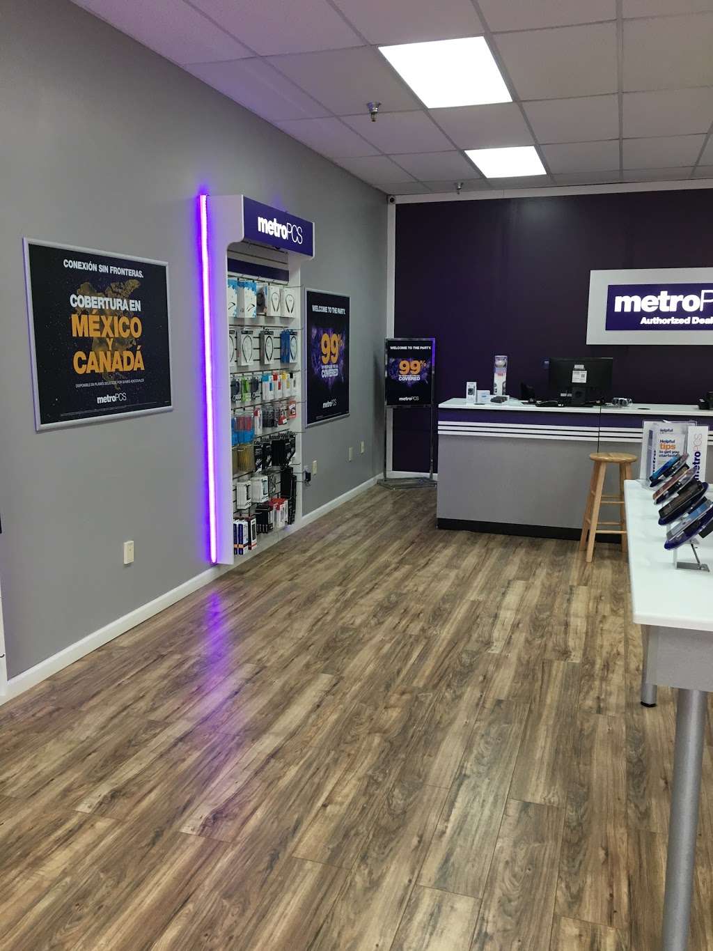 Metro by T-Mobile | 124 Sigmon Rd # 200, Lincolnton, NC 28092, USA | Phone: (888) 863-8768