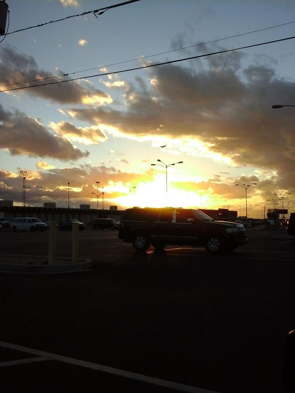 Sky Harbor West Lot Waiting | 1264 S 27th St, Phoenix, AZ 85034, USA | Phone: (480) 286-9903