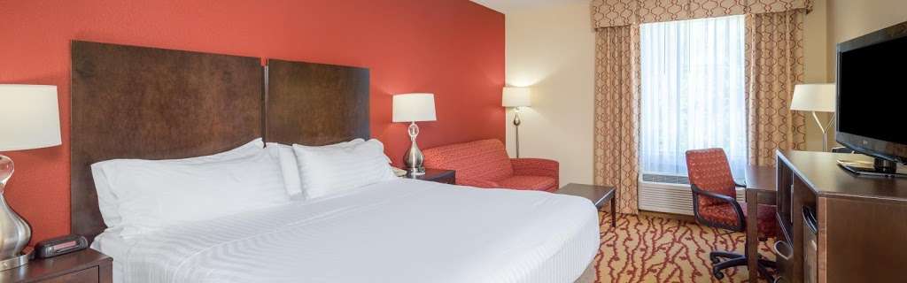 Holiday Inn Express Hanover | 305 Wilson Ave, Hanover, PA 17331, USA | Phone: (717) 637-1228