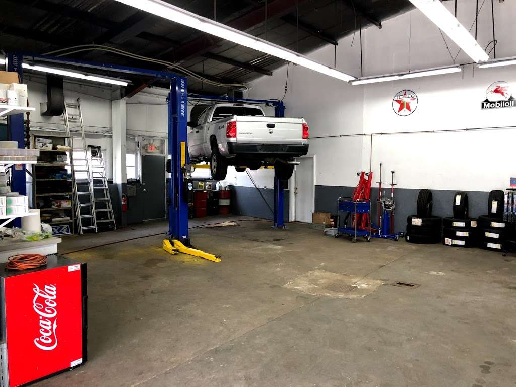 Lincoln Gas & Auto Service | 170 S Great Rd, Lincoln, MA 01773 | Phone: (781) 259-0220