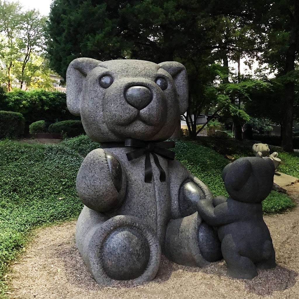 Teddy Bear Statues in Lakeside Park | 4585-4657 Lakeside Dr, Dallas, TX 75205