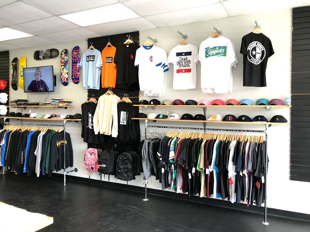 Geometric Skate Shop | 320 W Rankin Rd suite b, Houston, TX 77090, USA | Phone: (281) 836-6113