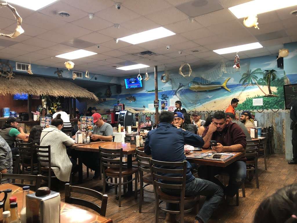 Mariscos El Rey | 820 Dayton St, Aurora, CO 80010, USA | Phone: (720) 858-1479