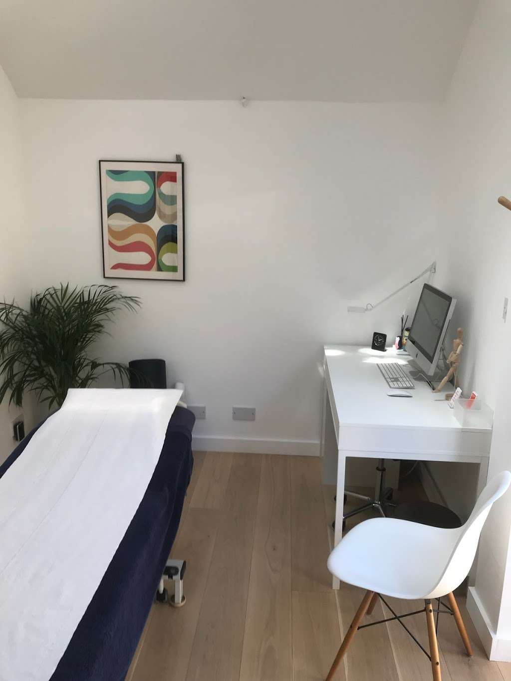 Osteopath Jacqueline Lyons. Joris Timmermans Manual Therapy | 7 Thurstan Rd, Wimbledon, London SW20 0EB, UK | Phone: 07711 816126