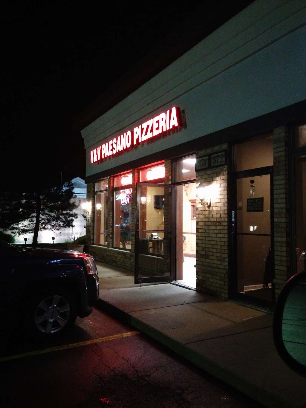 V & V Paesano Pizzeria | 374 S Main St, Bartlett, IL 60103 | Phone: (630) 289-5780