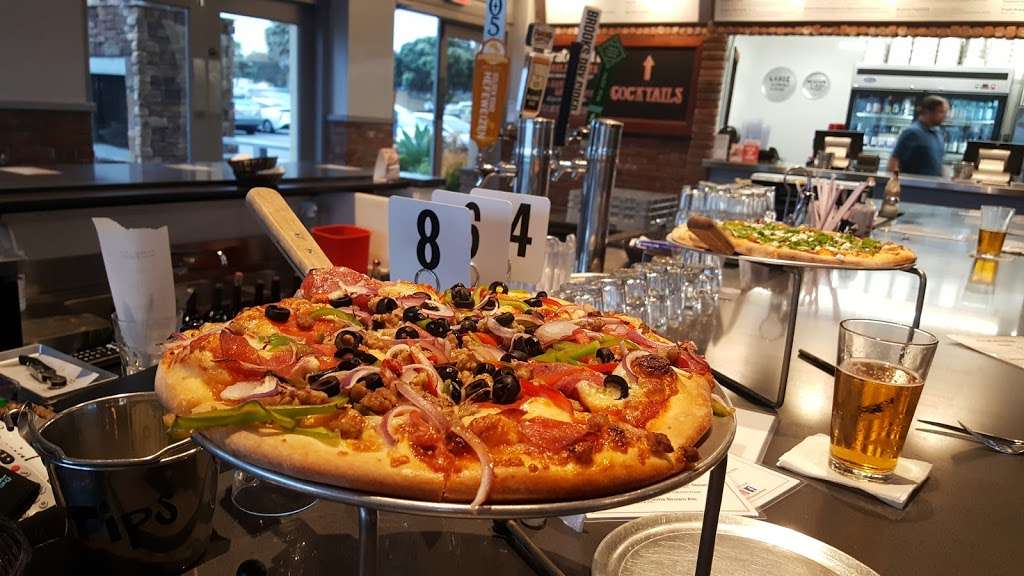 Fratellis Pizza & Brew | 1559 Spinnaker Dr #100, Ventura, CA 93001, USA | Phone: (805) 639-0866