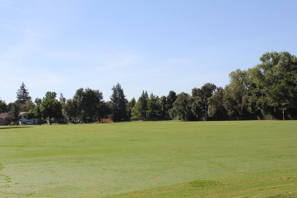 Larchmont Community Park | 2449 Stansberry Way, Sacramento, CA 95826 | Phone: (916) 369-9844