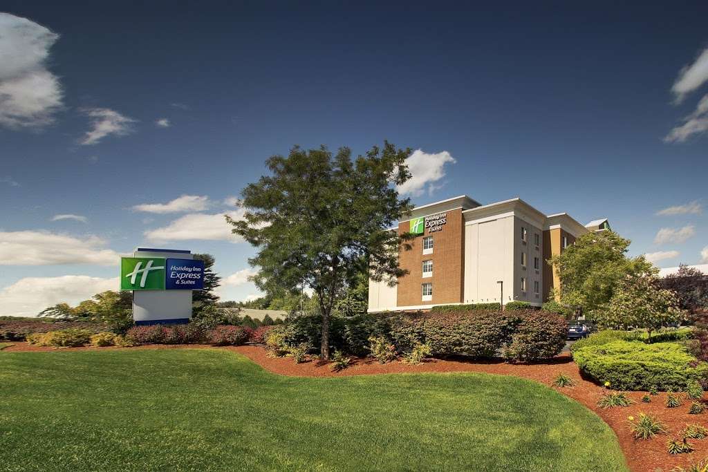 Holiday Inn Express & Suites Middleboro Raynham | 43 Harding St, Middleborough, MA 02346, USA | Phone: (508) 946-3398