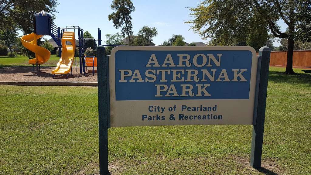 Aaron Pastetnak Memorial Park | 2405 Parkview Dr, Pearland, TX 77581, USA | Phone: (281) 412-8900