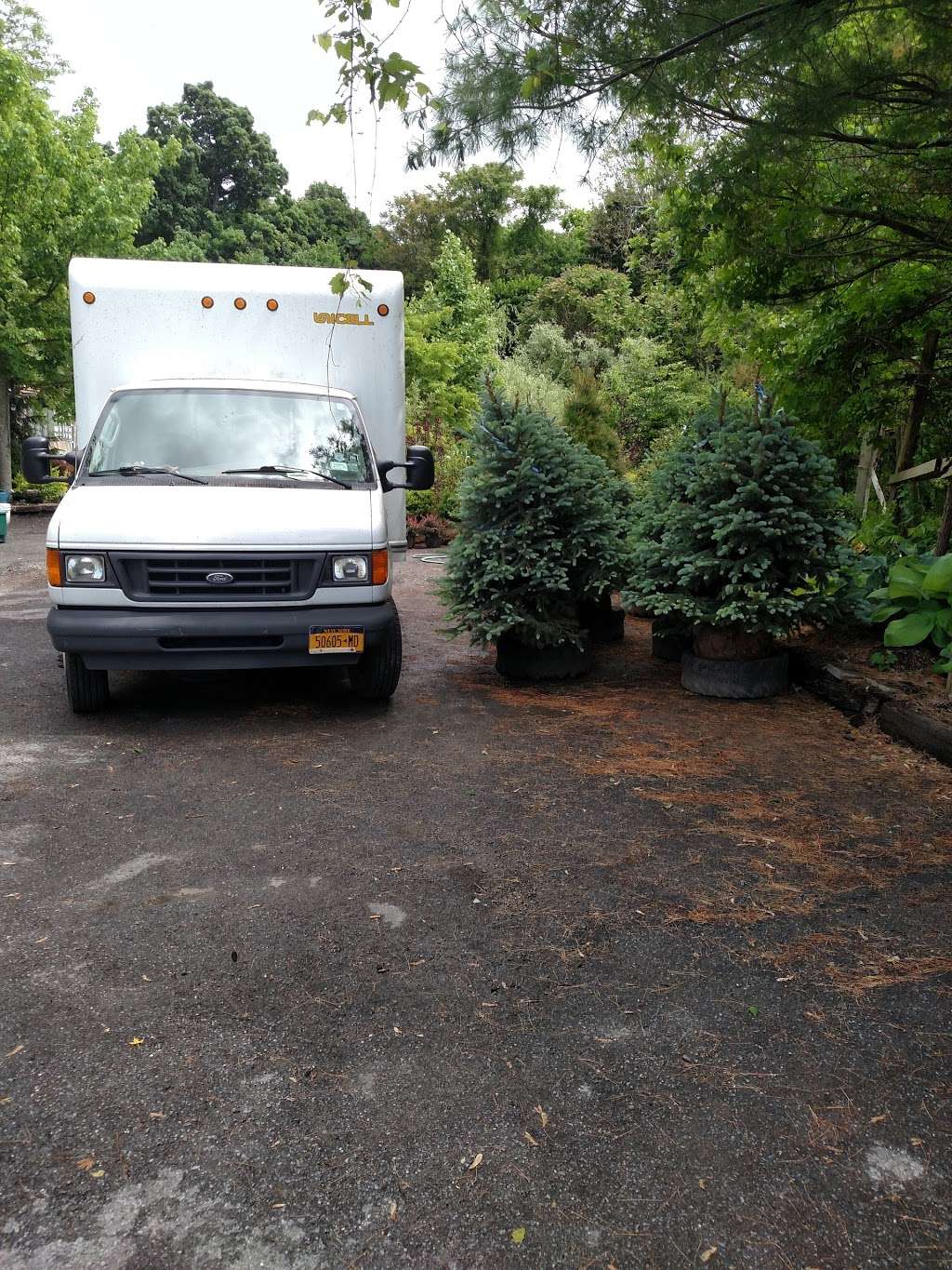 Hank Leakes Nursery & Landscaping | 1 Old Glenham Rd, Beacon, NY 12508, USA