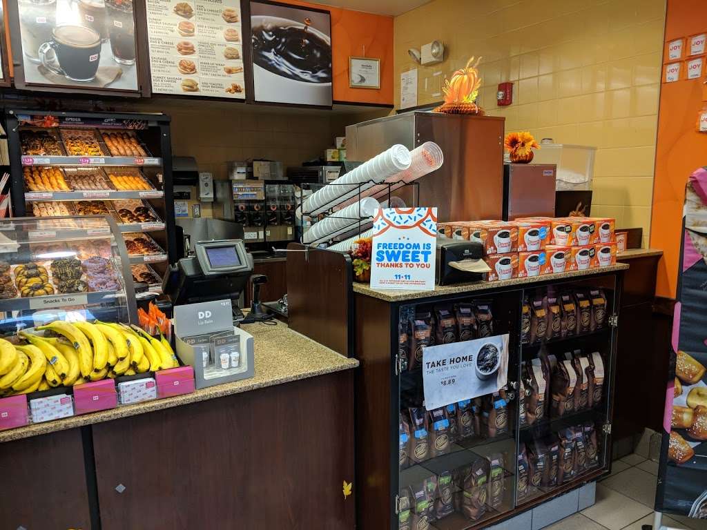 Dunkin Donuts | 388 E Squantum St, North Quincy, MA 02171, USA | Phone: (617) 786-9813