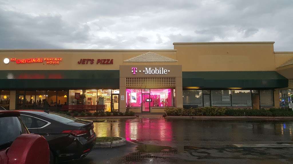 T-Mobile | 8903 Glades Rd Ste L1, Boca Raton, FL 33434 | Phone: (561) 948-3117