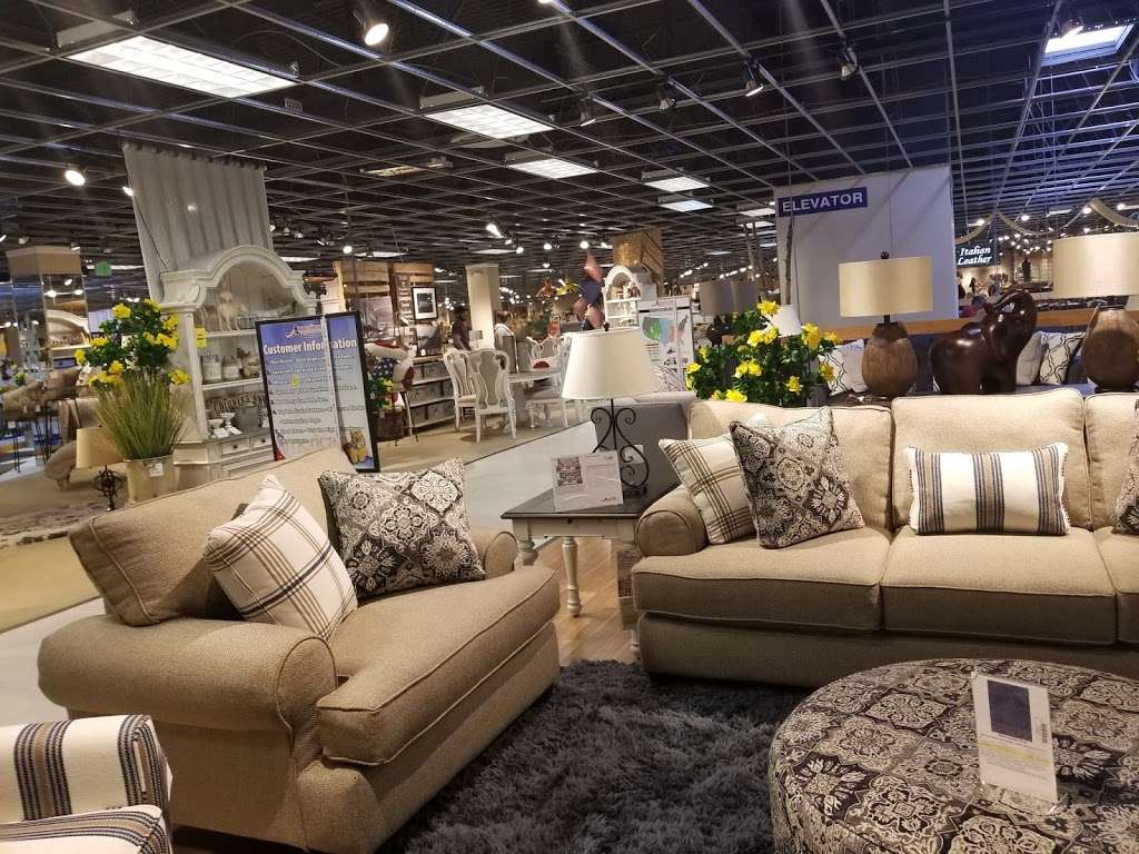 American Furniture Warehouse | 10550 Jake Jabs Blvd, Firestone, CO 80504 | Phone: (303) 684-2400