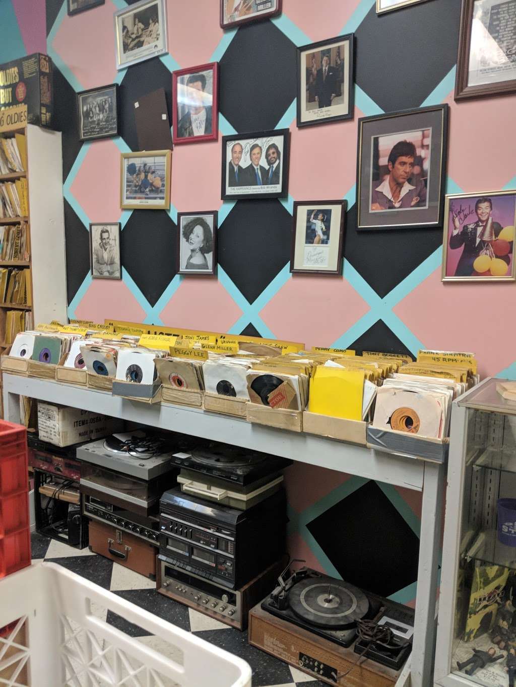 Record King | 303 Main St, Hackensack, NJ 07601, USA | Phone: (201) 488-4232