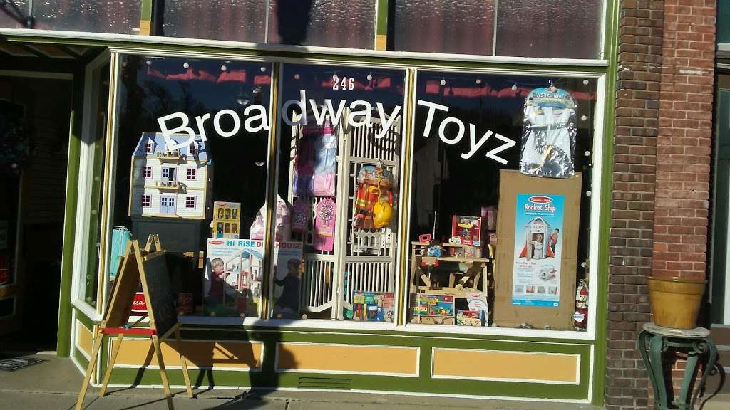 Broadway Toyz | 246 E Broadway Ave, Excelsior Springs, MO 64024, USA | Phone: (816) 900-1401