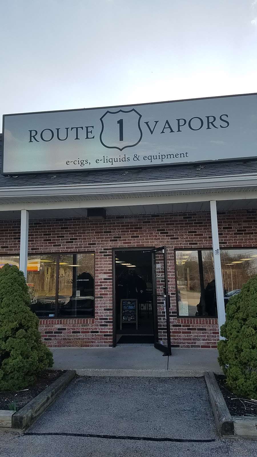 Route 1 Vapors | 779 Lafayette Rd, Seabrook, NH 03874, USA | Phone: (603) 814-1671