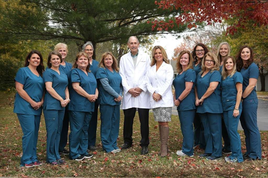 Kallsnick & Careswell: Careswell Holli W DDS | Lees, 300 SE 2nd St #200, Lees Summit, MO 64063, USA | Phone: (816) 524-6300