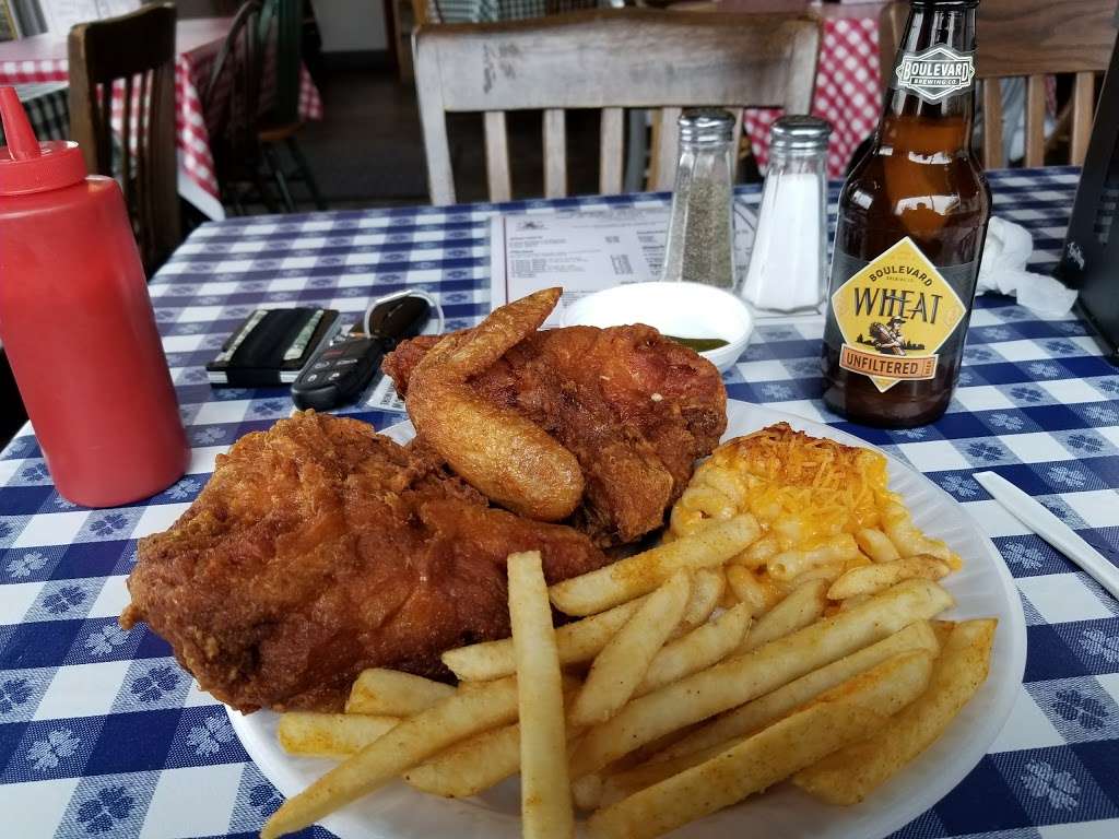 Guss World Famous Fried Chicken | 2816 W 47th St, Kansas City, KS 66103 | Phone: (913) 232-7091