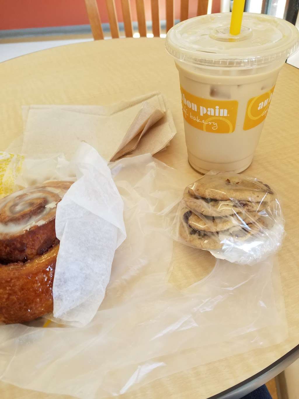 Au Bon Pain | 2155 University Ave, Bronx, NY 10453, USA | Phone: (718) 289-5200