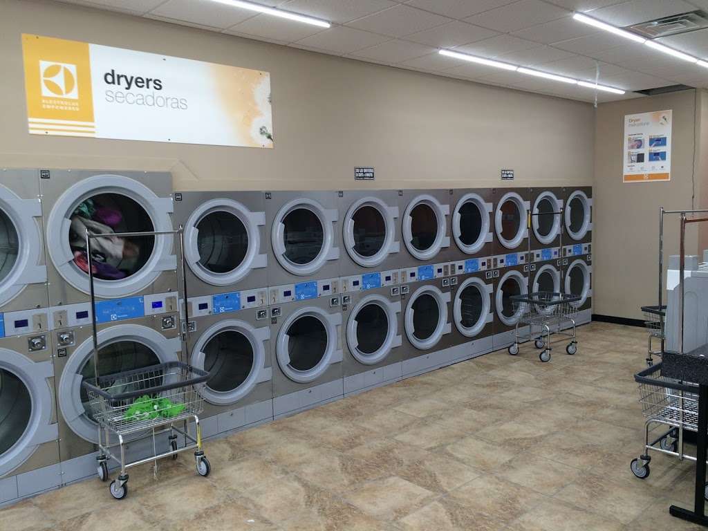 38th Street Coin Laundry | 3801 E 38th St, Indianapolis, IN 46218 | Phone: (800) 577-7103