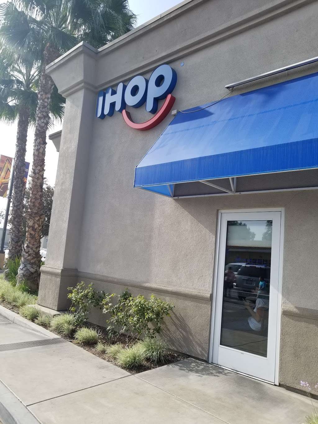 IHOP | 2250 E Lincoln Ave, Anaheim, CA 92806 | Phone: (714) 533-4467