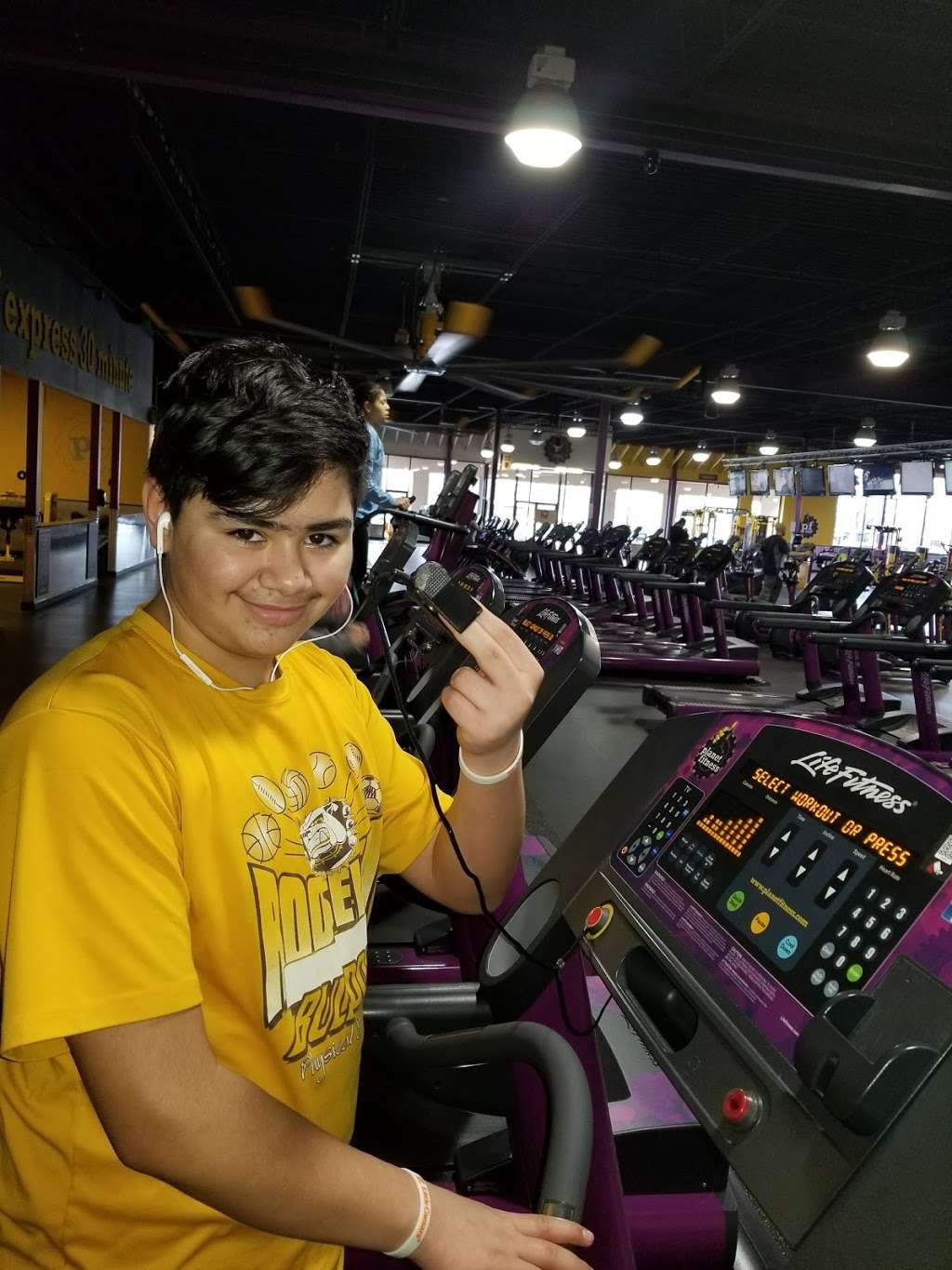 Planet Fitness | 1961 Mannheim Rd, Melrose Park, IL 60160, USA | Phone: (708) 344-6400