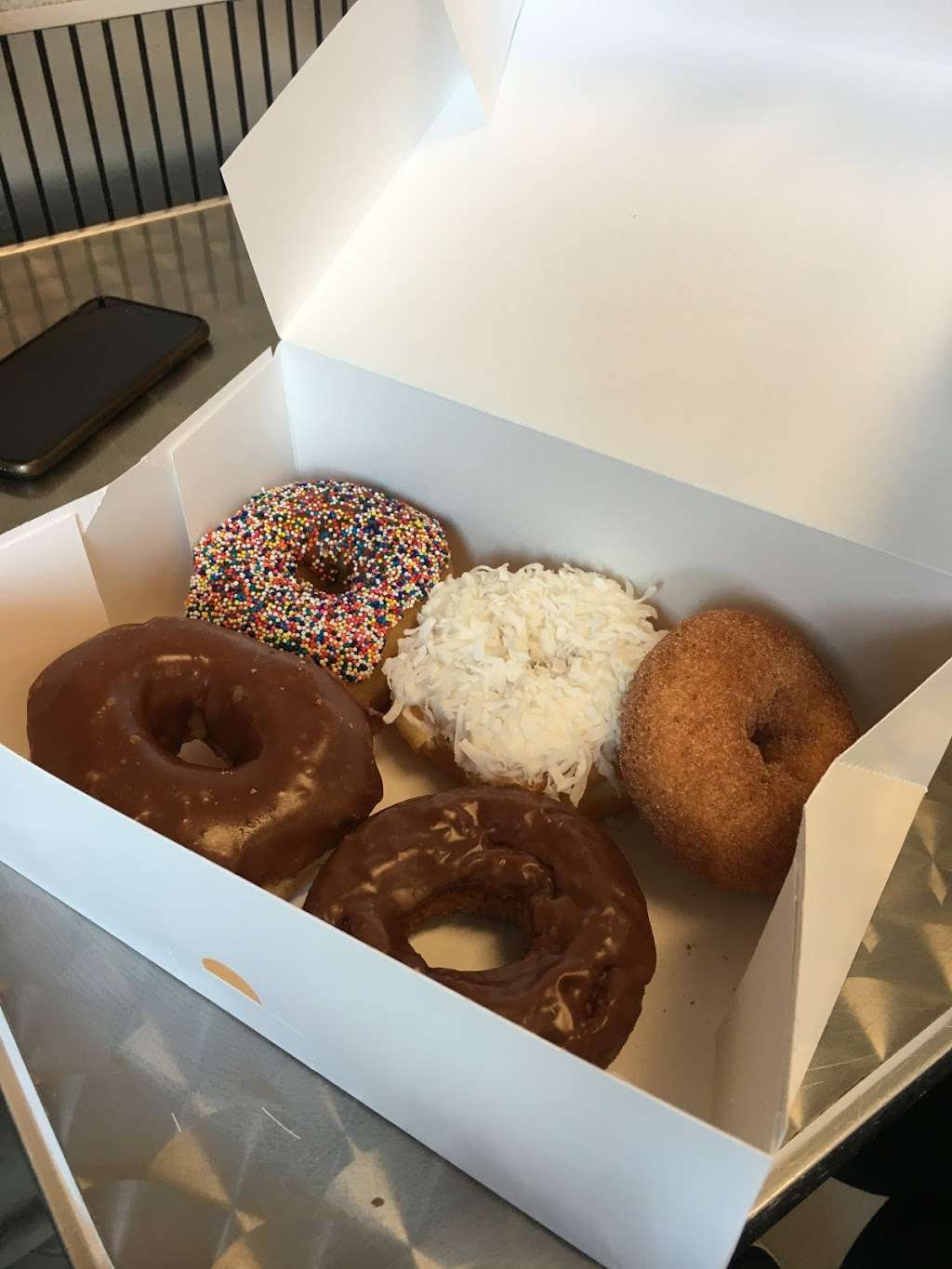 Mustang Donuts | 6601 Hillcrest Ave, Dallas, TX 75205, USA | Phone: (214) 363-4878