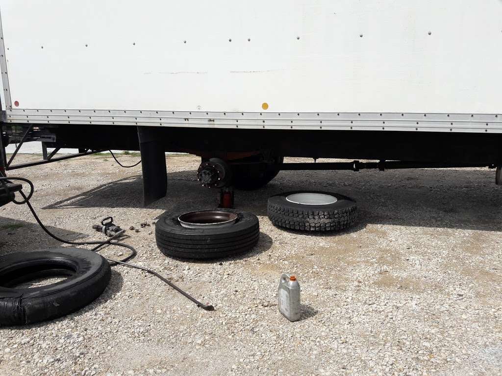 In & Out Tire & Wheel | 3850 Synott Rd, Houston, TX 77082, USA | Phone: (832) 651-2066