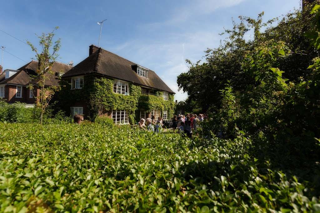 Annemount Nursery and Pre-Prep School | 18 Holne Chase, London N2 0QN, UK | Phone: 020 8455 2132