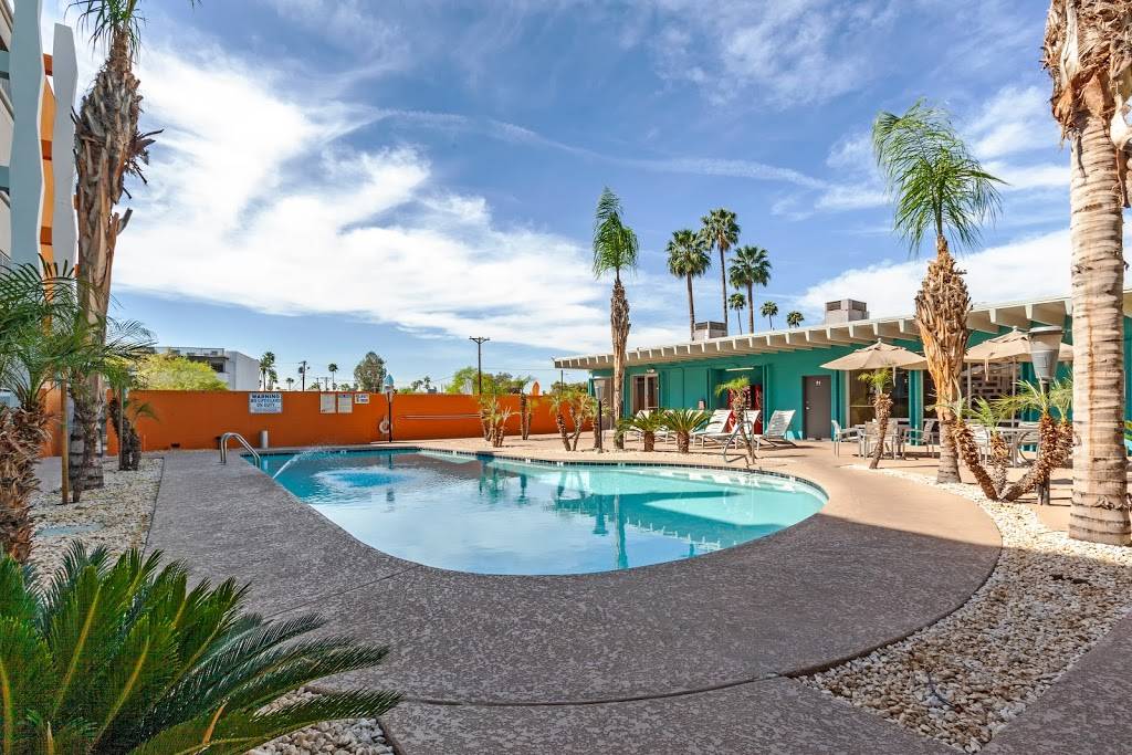 The Cascades Apartments | 3550 E Campbell Ave, Phoenix, AZ 85018, USA | Phone: (855) 327-8370