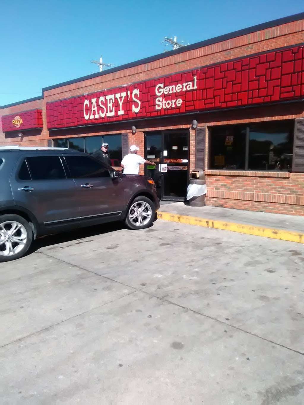 Caseys | 355 N Main St, Cloverdale, IN 46120, USA | Phone: (765) 795-2444