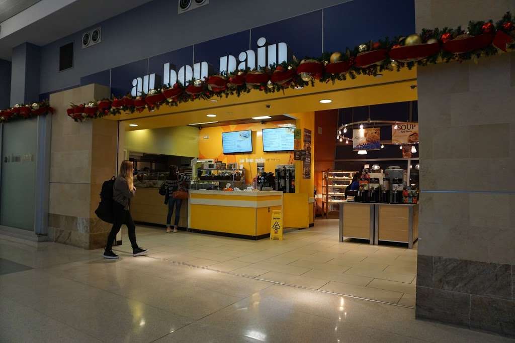 Au Bon Pain | Terminal 8, oncourse C,, JFK Expressway, Jamaica, NY 11430, USA | Phone: (718) 917-6438