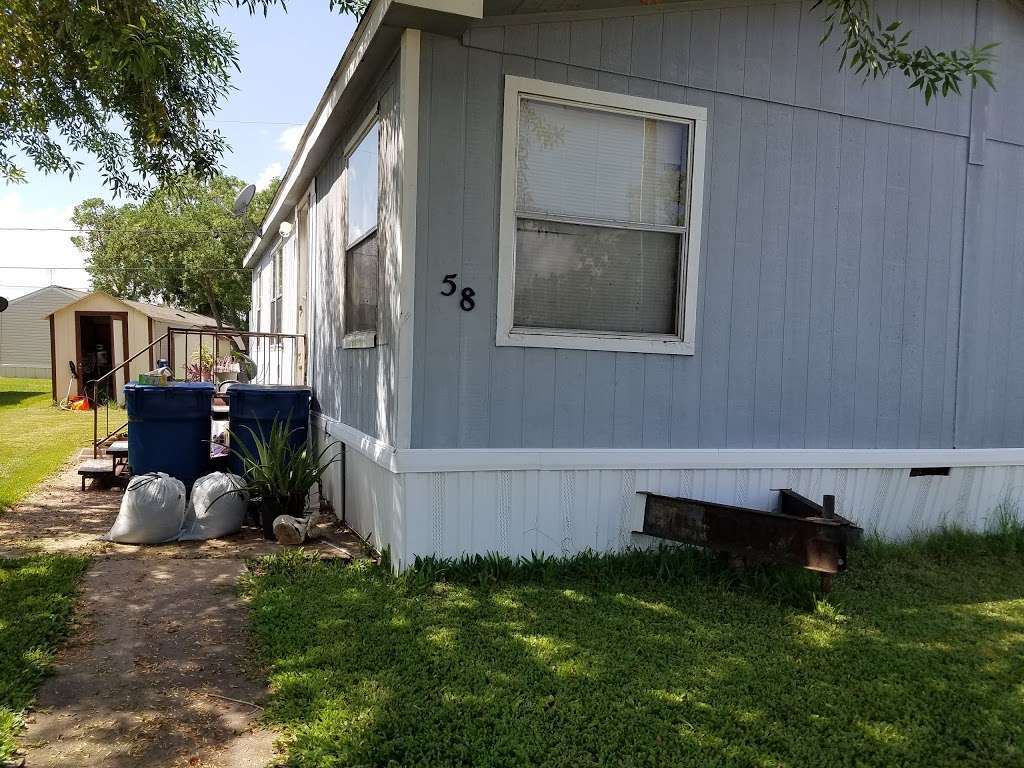 Seabourne Place Mobile Home Park | 725 Blume Rd, Rosenberg, TX 77471, USA | Phone: (281) 232-2255