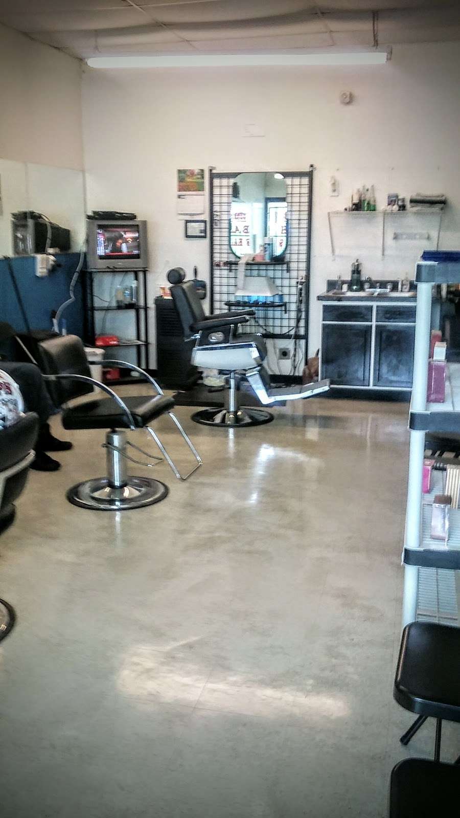 Sunday Mornings Barber Shop and Hair Salon | 6600 Laura Koppe Rd, Houston, TX 77016, USA | Phone: (832) 495-2822