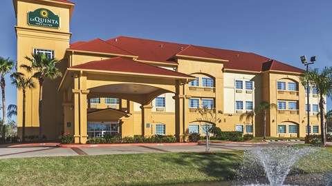 La Quinta Inn & Suites Pearland | 9002 Broadway St, Pearland, TX 77584 | Phone: (281) 412-5454