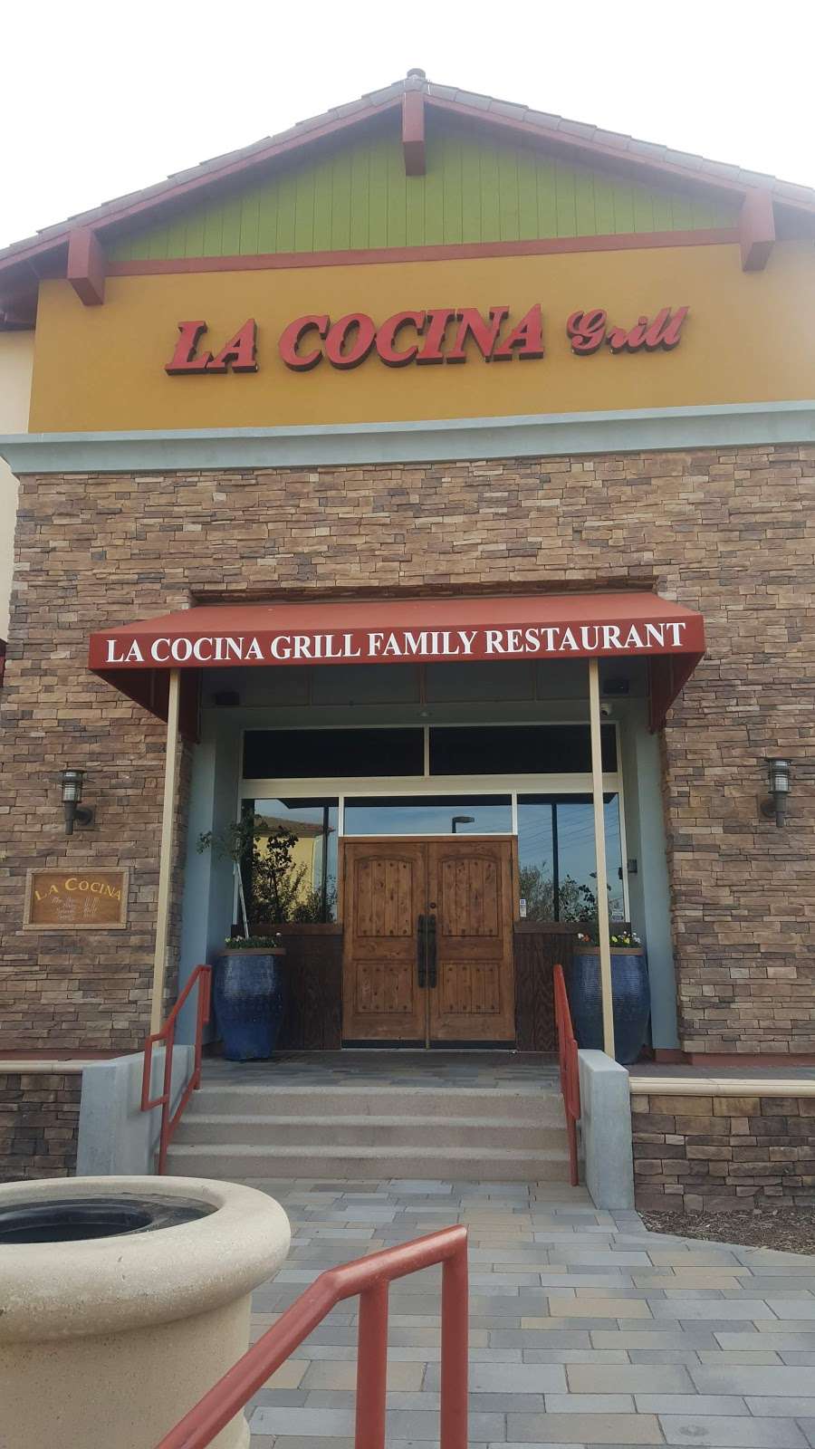 La Cocina Bar & Grill | 19915 Golden Valley Rd, Santa Clarita, CA 91321, USA | Phone: (661) 250-7141