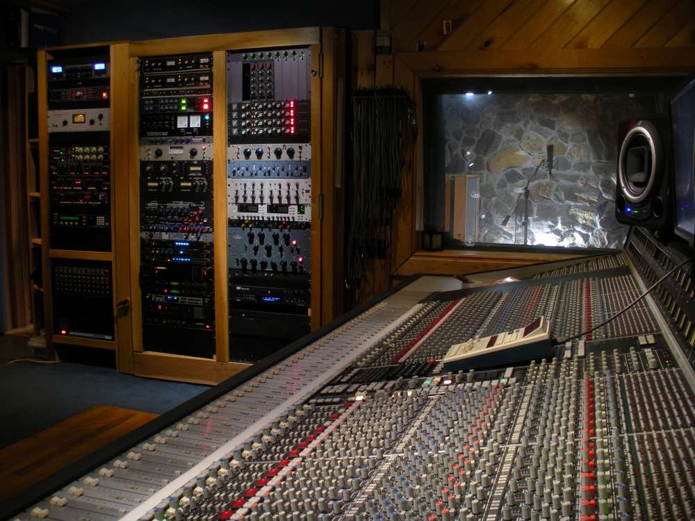 Carriage House Studios | 119 W Hill Rd, Stamford, CT 06902, USA | Phone: (203) 358-0065